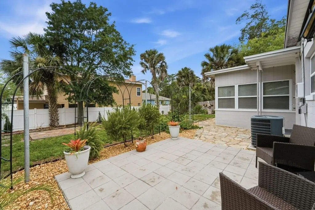 2170 Robinhood Trail South Daytona FL 32119