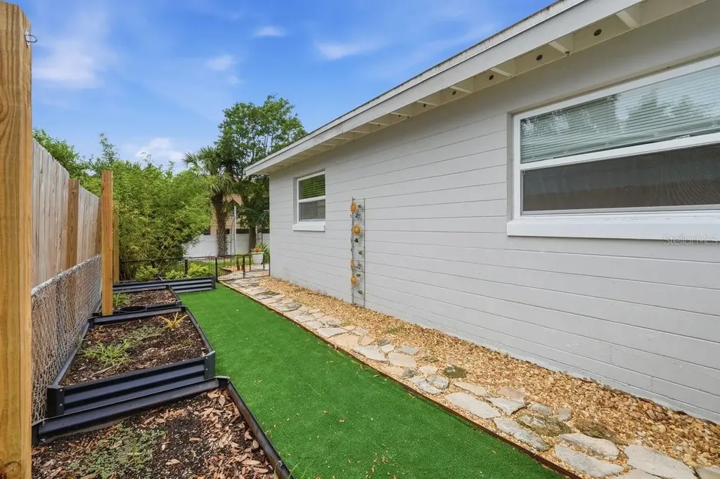 2170 Robinhood Trail South Daytona FL 32119