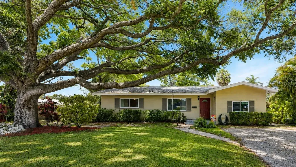6031 71st Avenue N Pinellas Park FL 33781