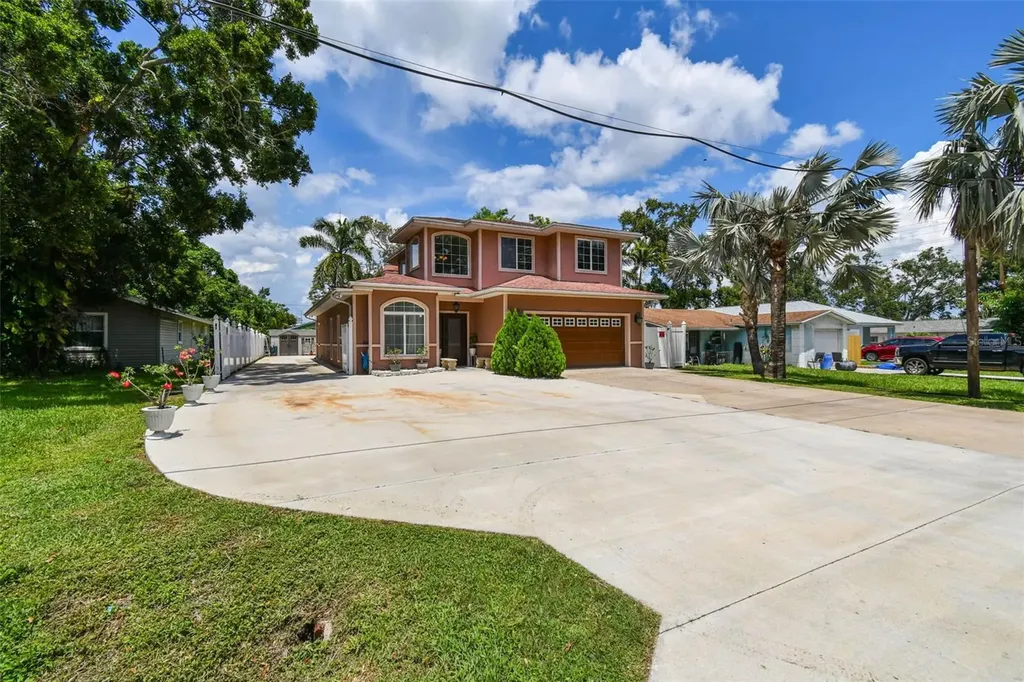 3225 71st Avenue N St Petersburg FL 33702