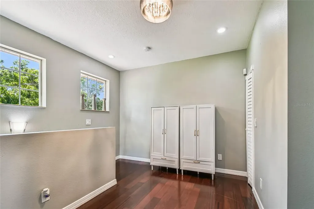 3225 71st Avenue N St Petersburg FL 33702