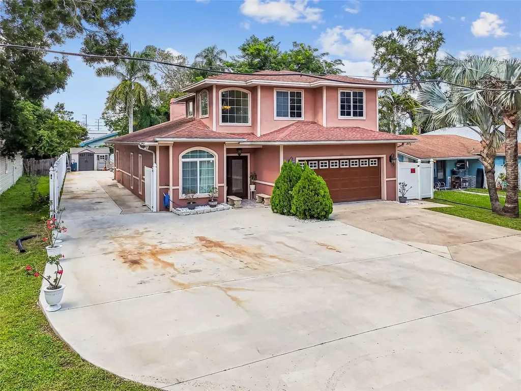3225 71st Avenue N St Petersburg FL 33702