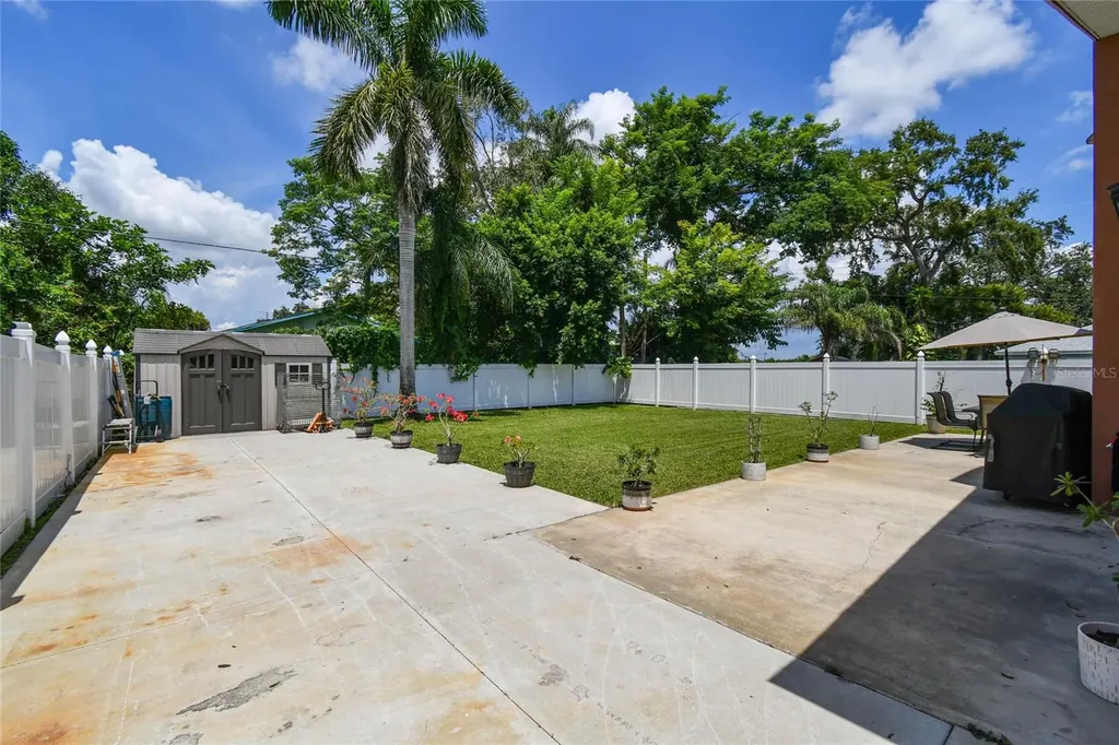 3225 71st Avenue N St Petersburg FL 33702