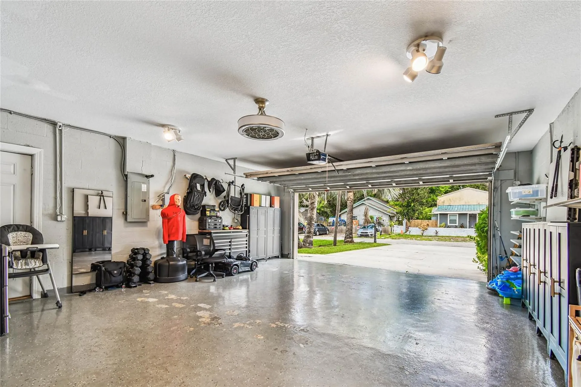 3225 71st Avenue N St Petersburg FL 33702