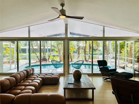 4830 Higel Avenue Sarasota FL 34242