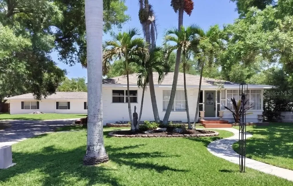 3308 3rd Avenue W Bradenton FL 34205