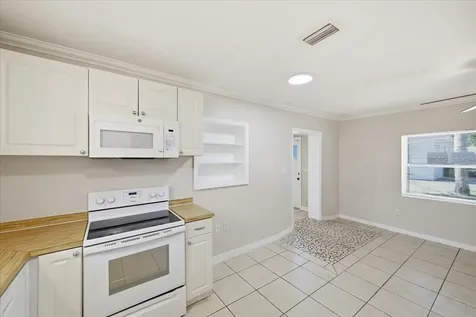 3308 3rd Avenue W Bradenton FL 34205