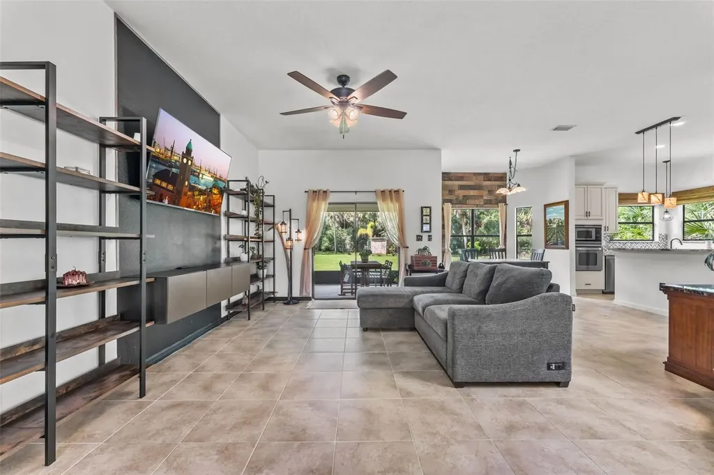 5560 Bob White Trail Mims FL 32754