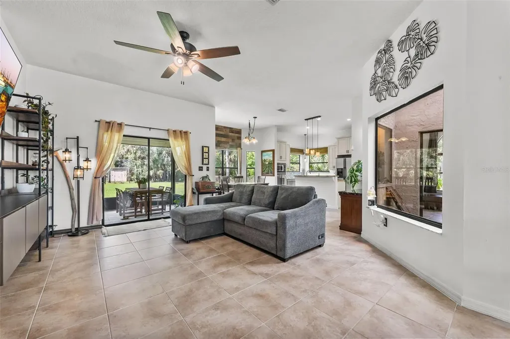 5560 Bob White Trail Mims FL 32754