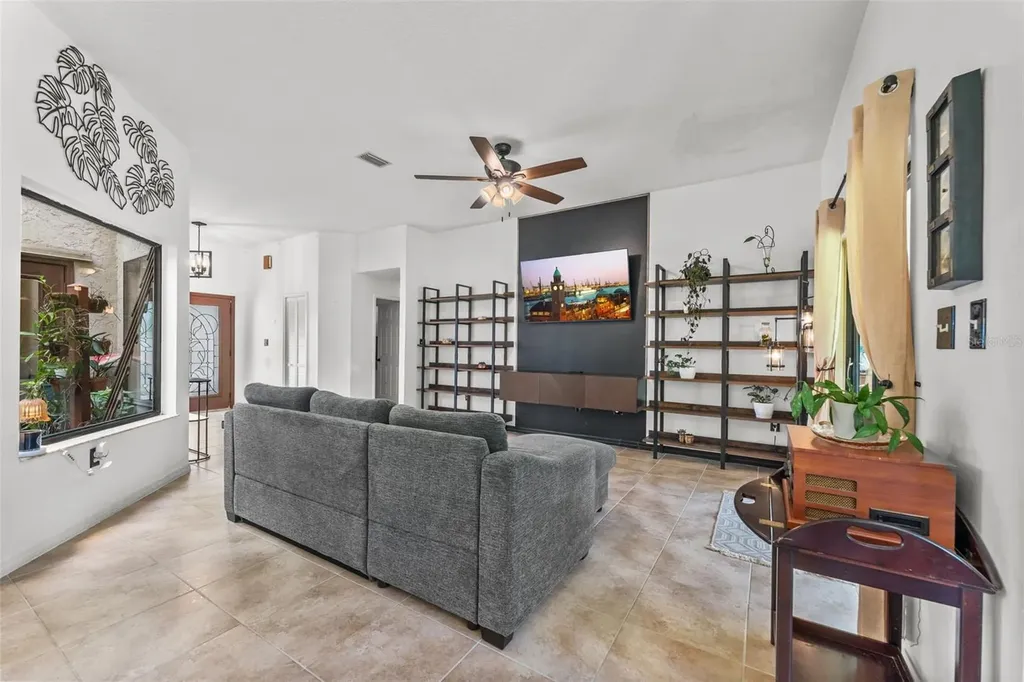 5560 Bob White Trail Mims FL 32754