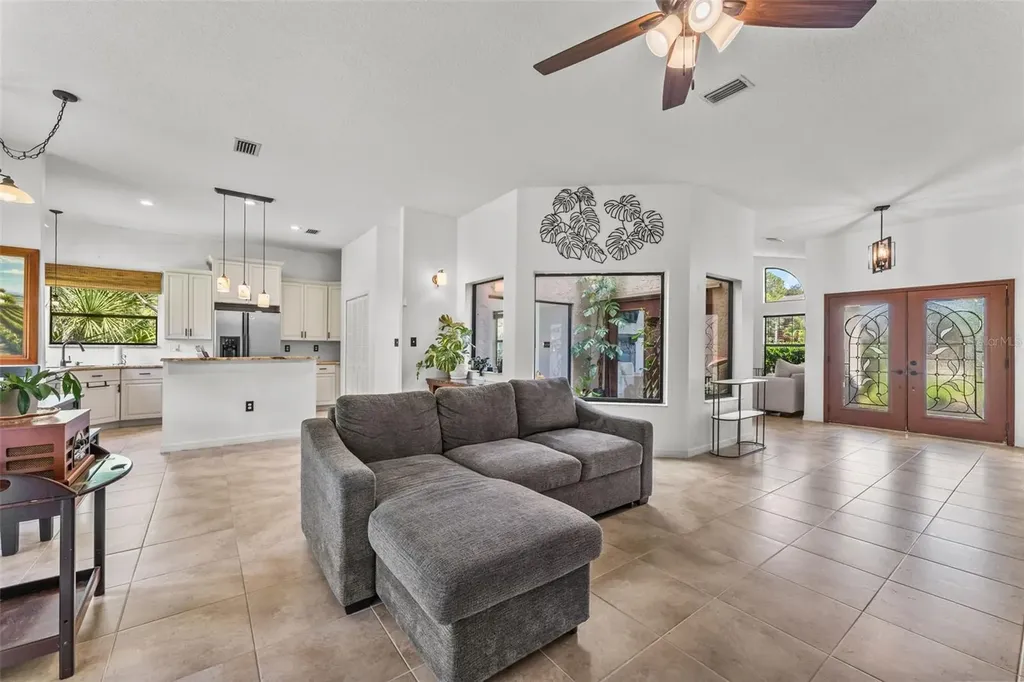 5560 Bob White Trail Mims FL 32754