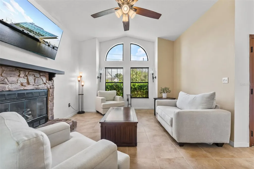 5560 Bob White Trail Mims FL 32754