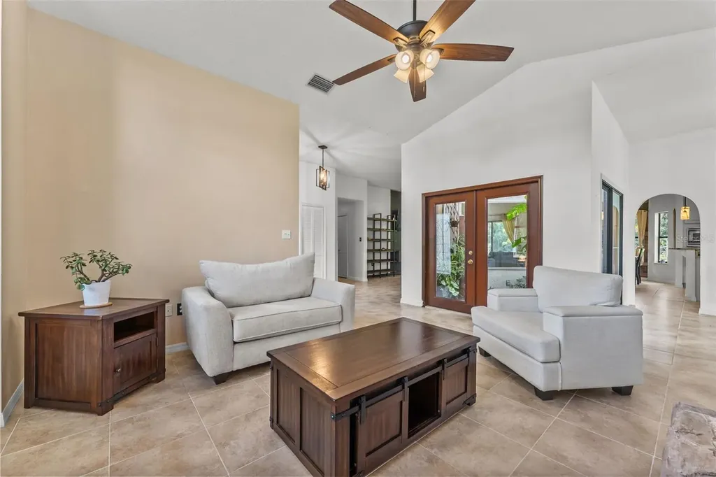 5560 Bob White Trail Mims FL 32754