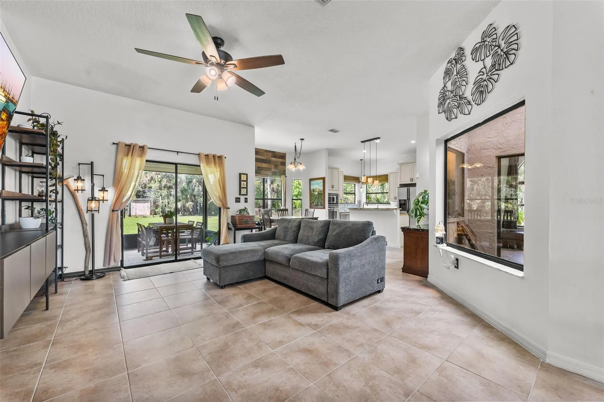 5560 Bob White Trail Mims FL 32754