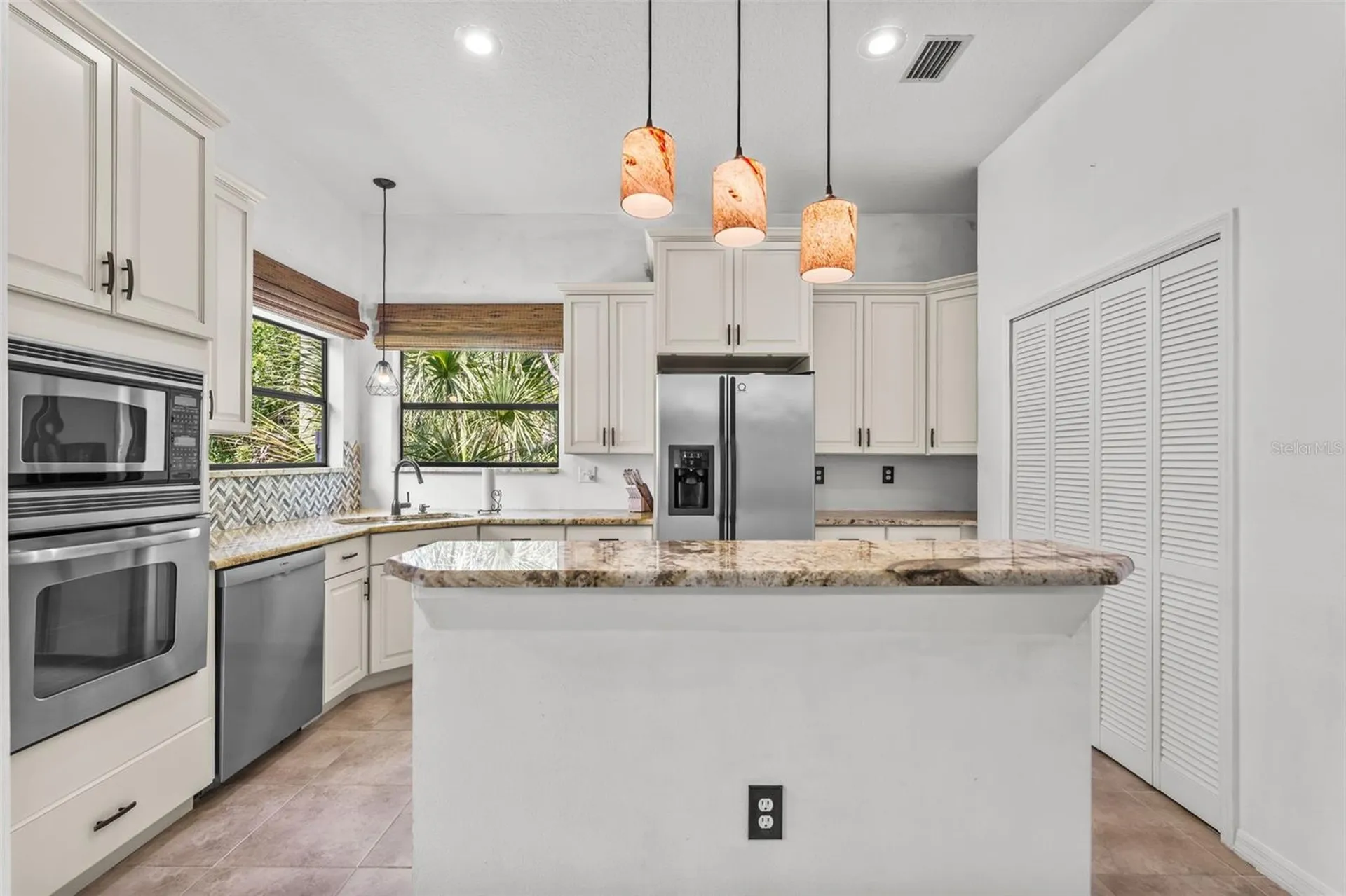 5560 Bob White Trail Mims FL 32754