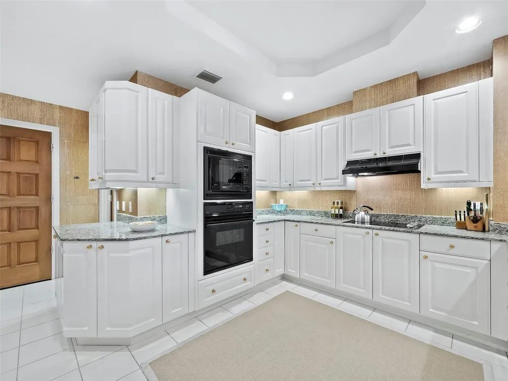 2185 Gulf Of Mexico Drive Longboat Key FL 34228