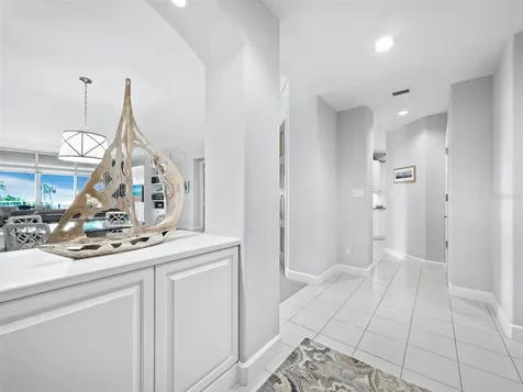 2185 Gulf Of Mexico Drive Longboat Key FL 34228