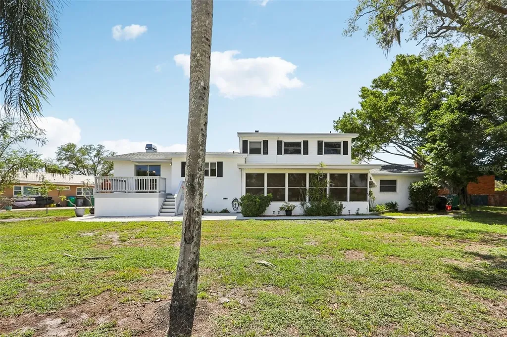 6827 Tequesta Drive Seminole FL 33777