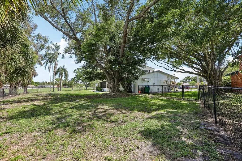 6827 Tequesta Drive Seminole FL 33777