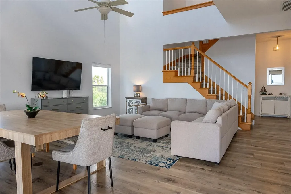 2424 Bay Drive Bradenton FL 34207