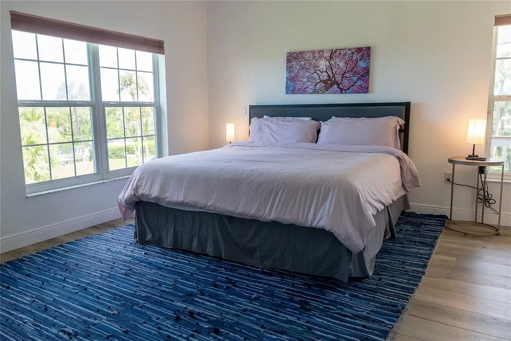 2424 Bay Drive Bradenton FL 34207