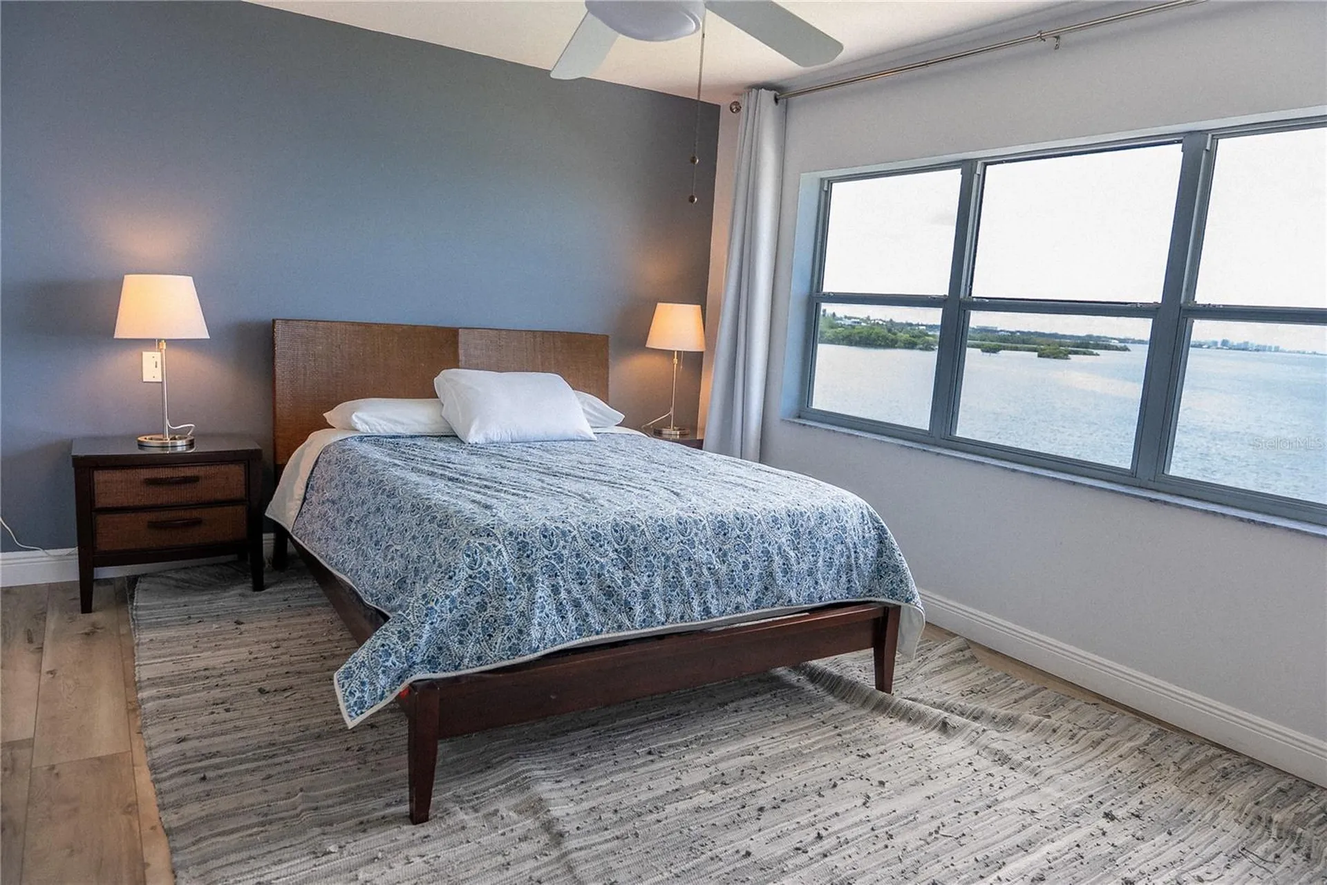 2424 Bay Drive Bradenton FL 34207