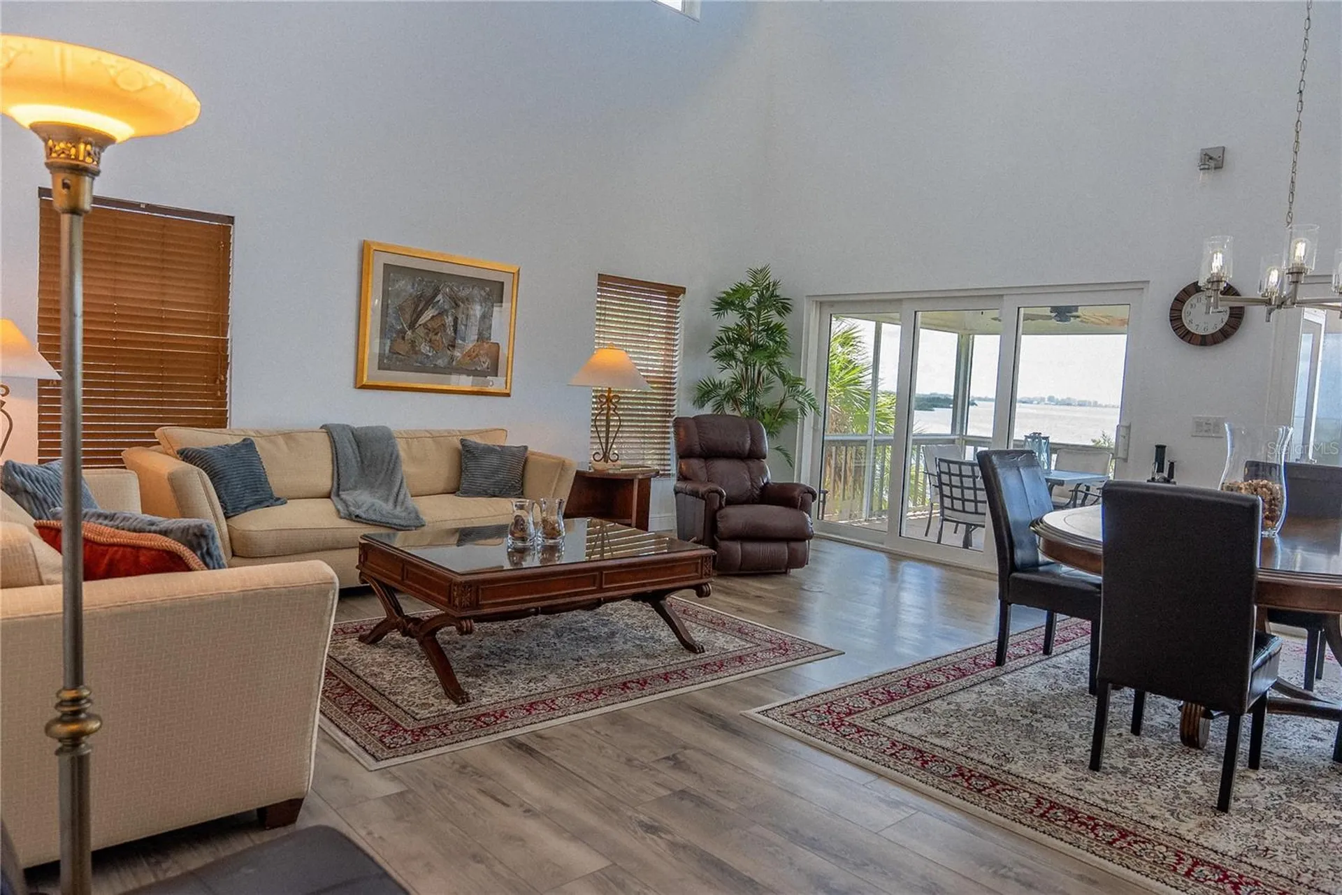 2424 Bay Drive Bradenton FL 34207
