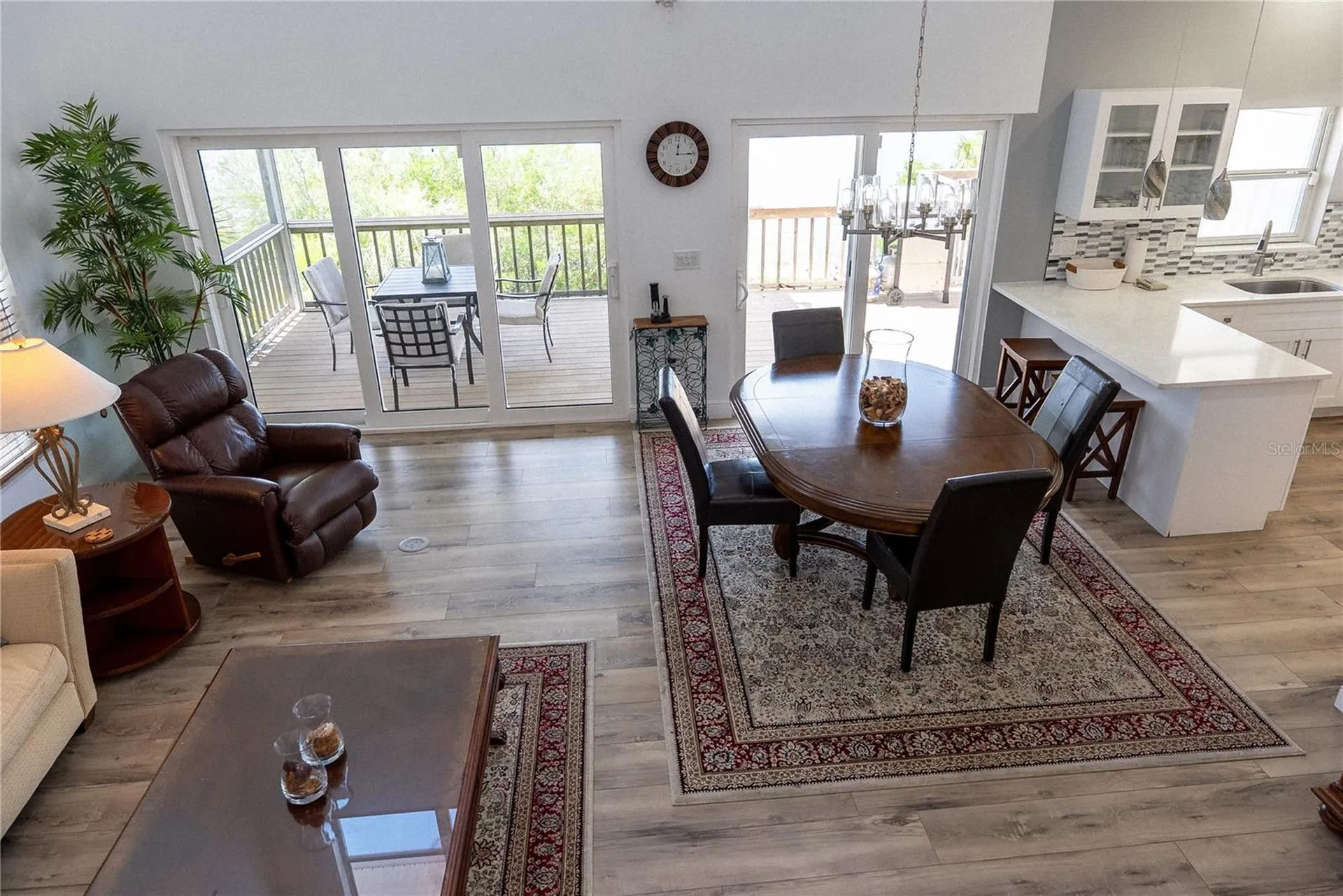 2424 Bay Drive Bradenton FL 34207