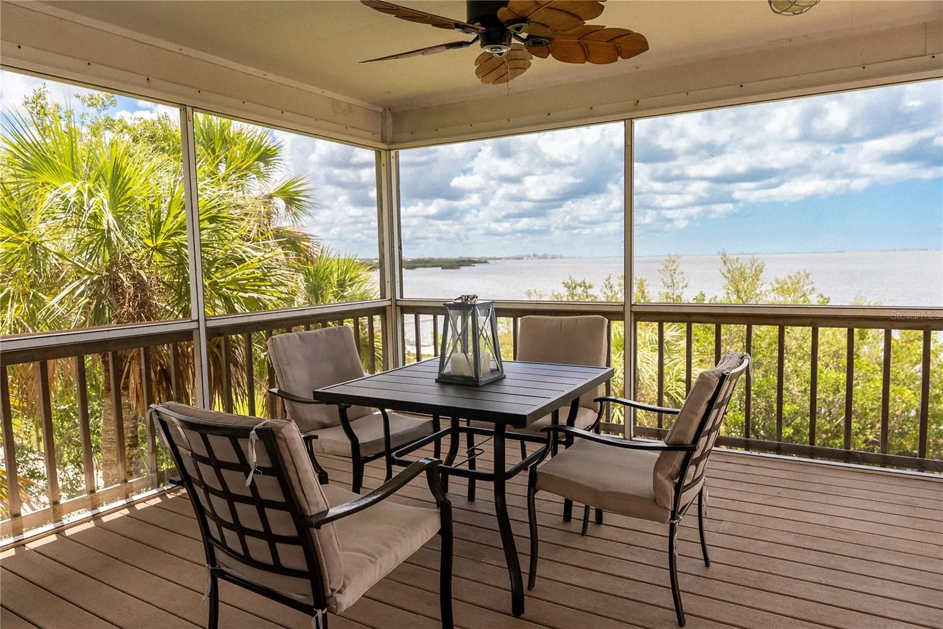 2424 Bay Drive Bradenton FL 34207