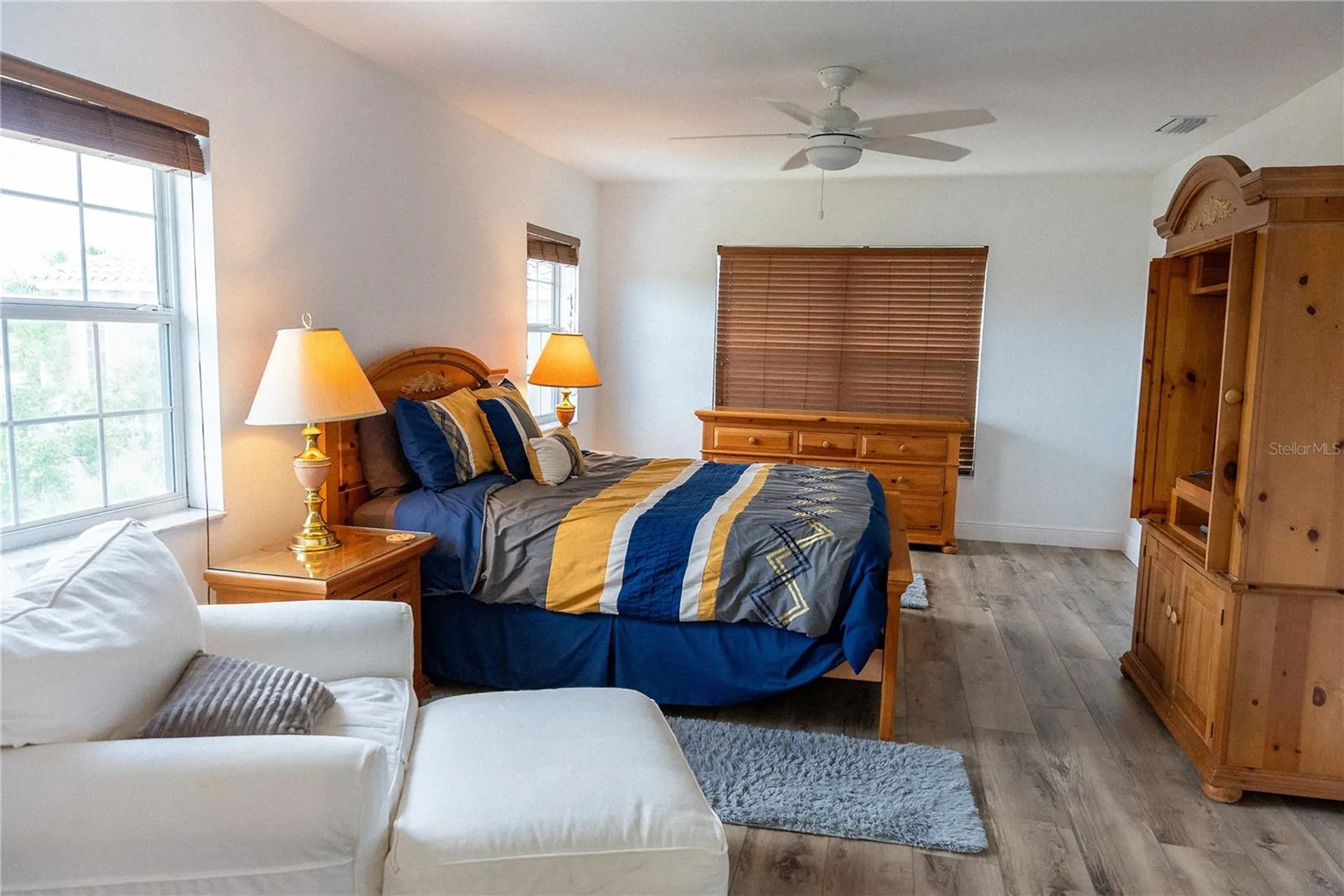 2424 Bay Drive Bradenton FL 34207