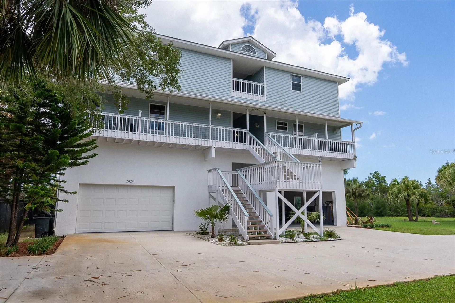 2424 Bay Drive Bradenton FL 34207