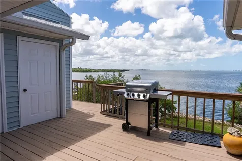 2424 Bay Drive Bradenton FL 34207
