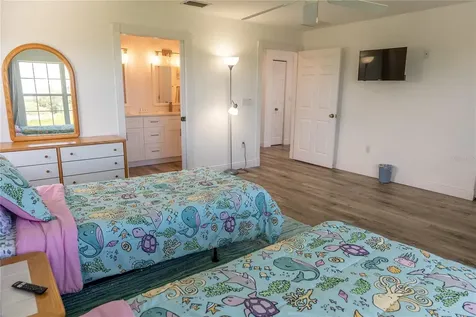 2424 Bay Drive Bradenton FL 34207