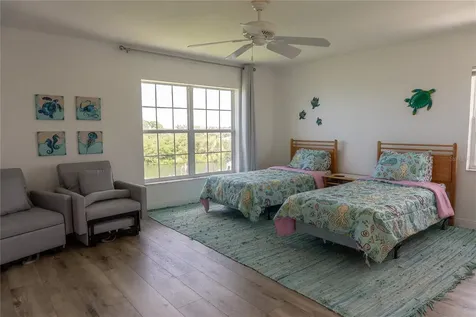 2424 Bay Drive Bradenton FL 34207