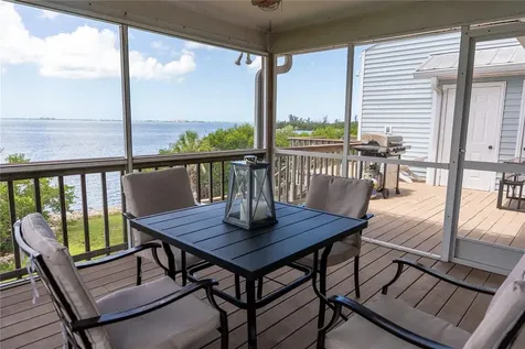 2424 Bay Drive Bradenton FL 34207