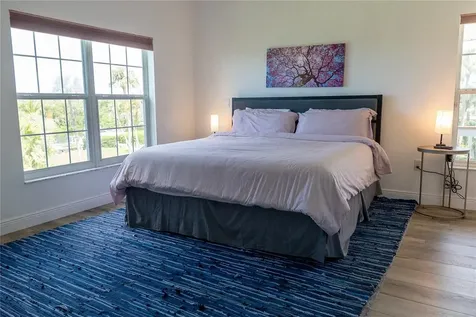2424 Bay Drive Bradenton FL 34207