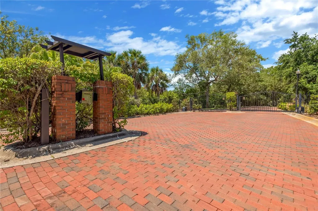 2852 Bayshore Trails Drive Tampa FL 33611