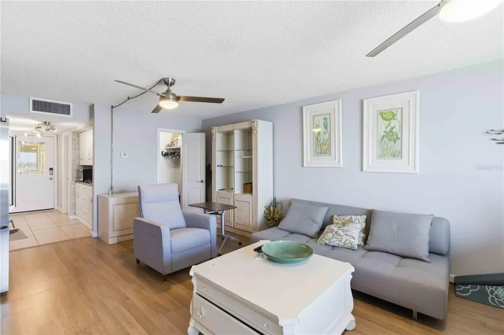 4750 Cove Circle St Petersburg FL 33708