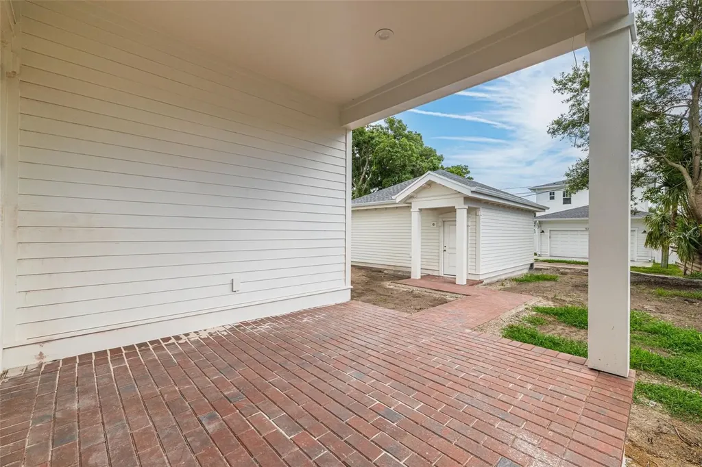 5326 7th Avenue N St Petersburg FL 33710