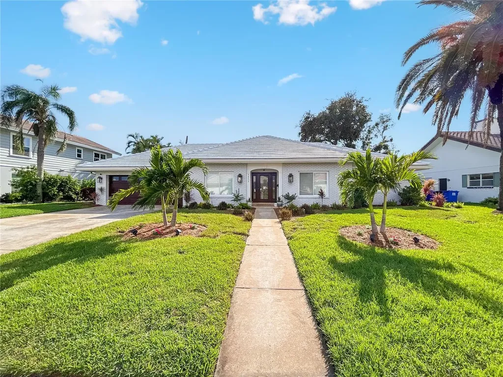 5853 Leeland Street S St Petersburg FL 33715