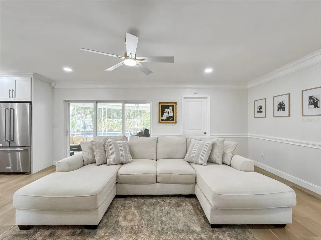 5853 Leeland Street S St Petersburg FL 33715