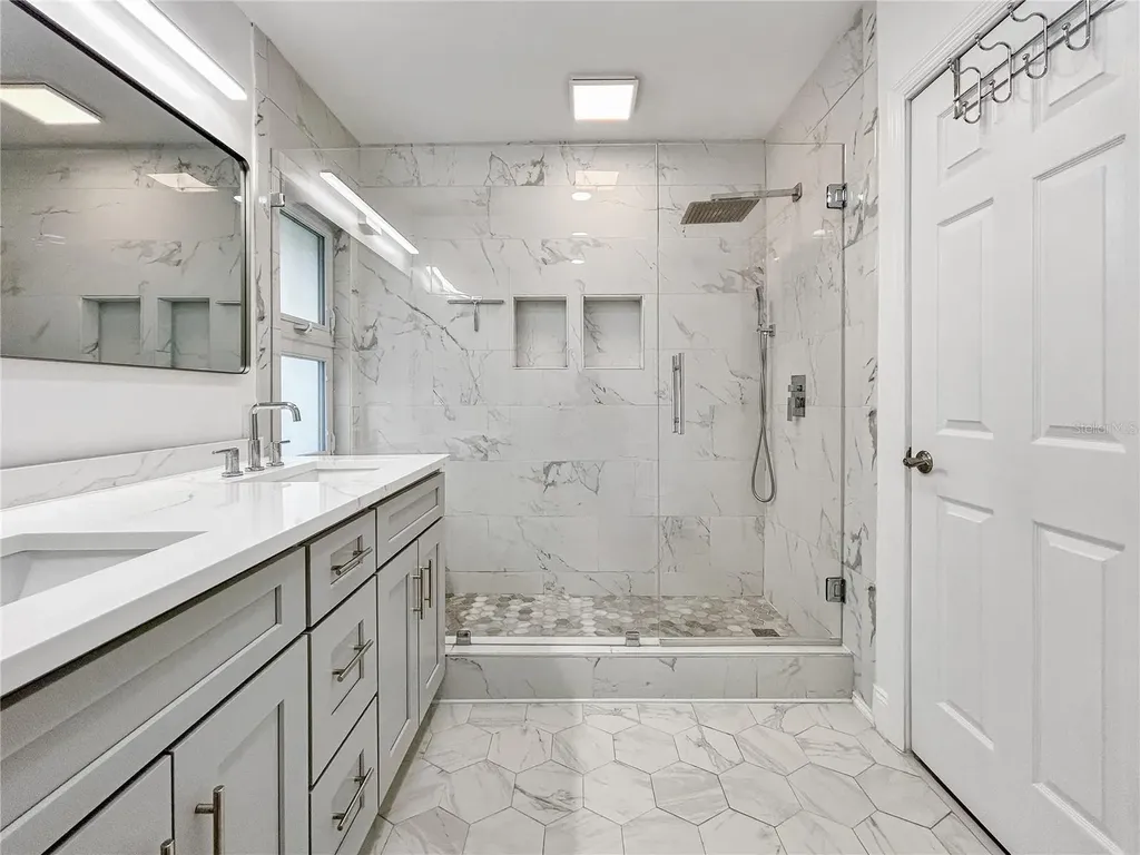5853 Leeland Street S St Petersburg FL 33715