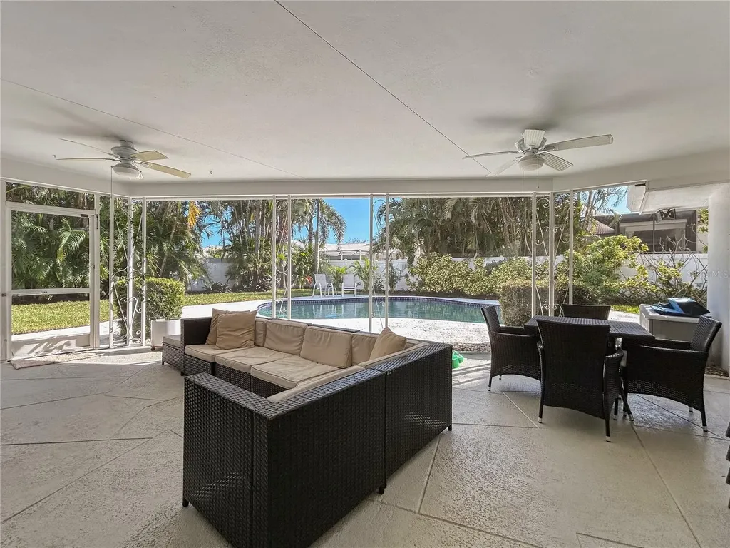 5853 Leeland Street S St Petersburg FL 33715
