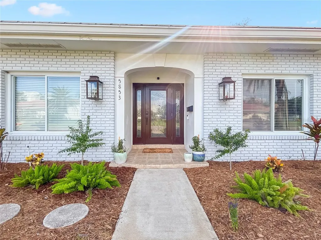 5853 Leeland Street S St Petersburg FL 33715