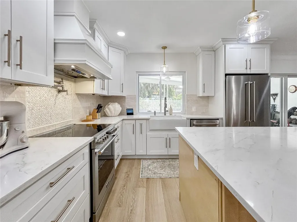 5853 Leeland Street S St Petersburg FL 33715