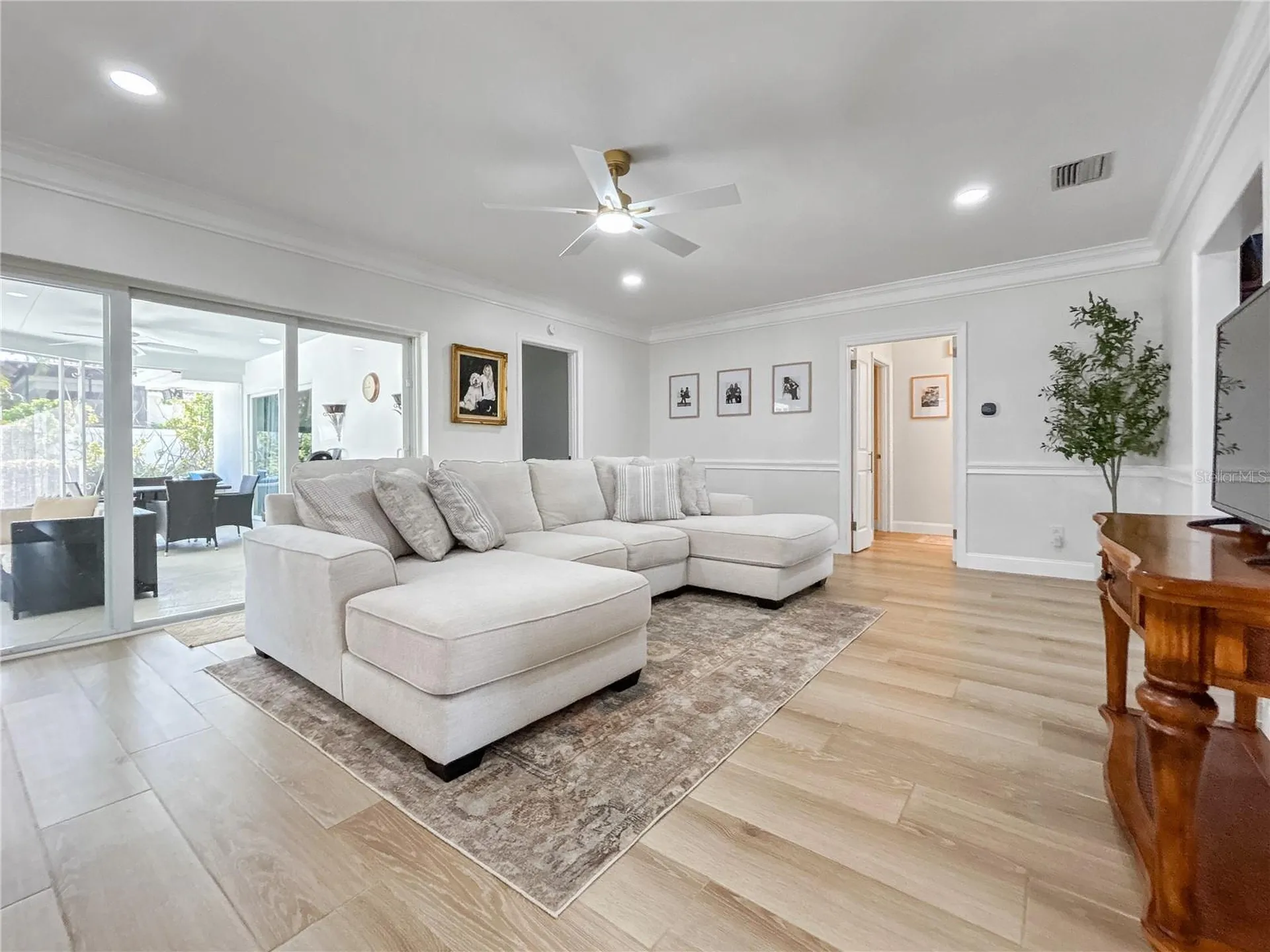 5853 Leeland Street S St Petersburg FL 33715