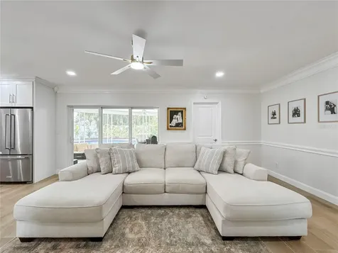 5853 Leeland Street S St Petersburg FL 33715