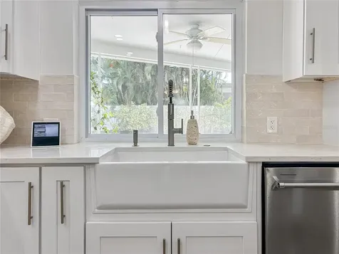5853 Leeland Street S St Petersburg FL 33715