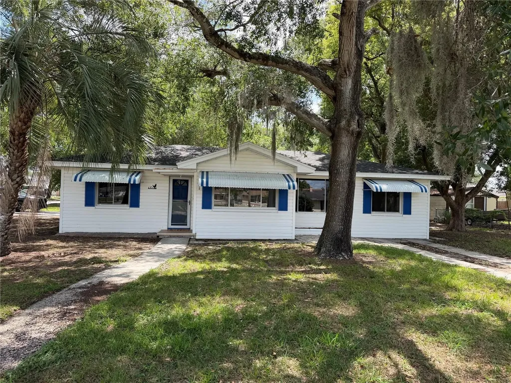 301 S Seminole Avenue Minneola FL 34715