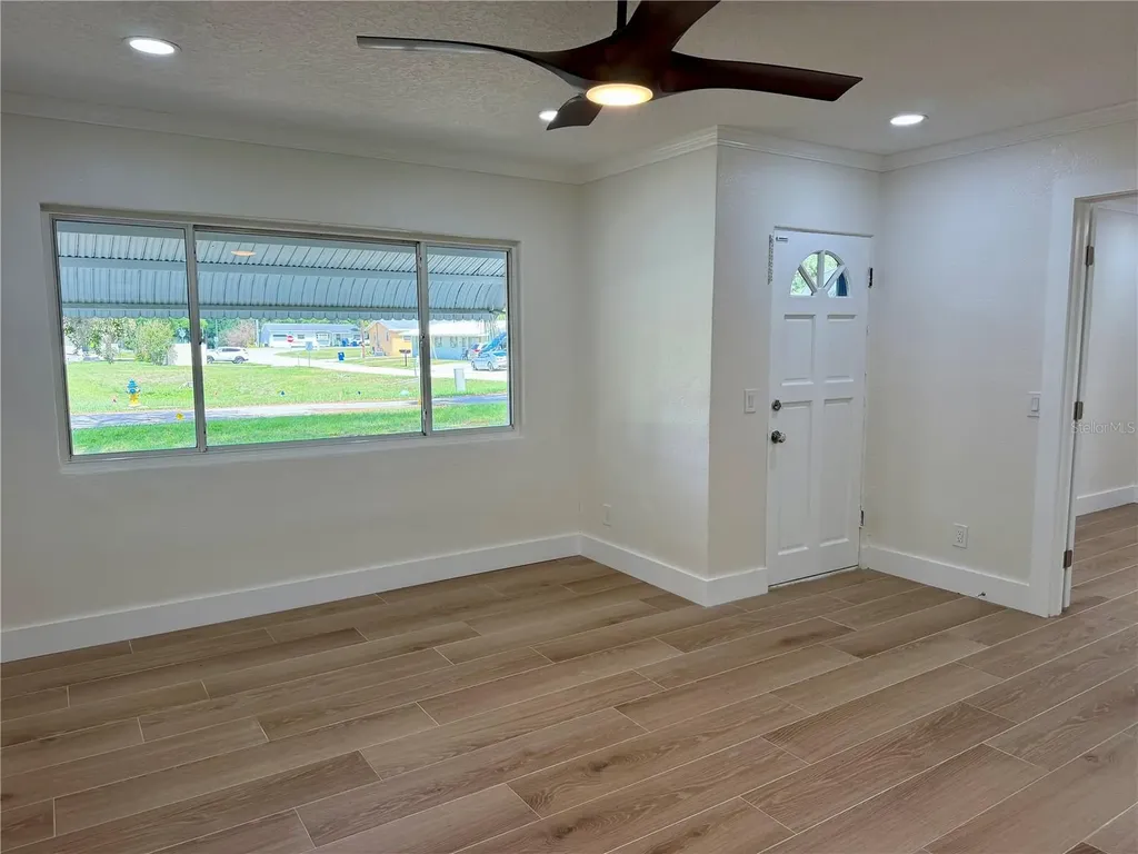 301 S Seminole Avenue Minneola FL 34715